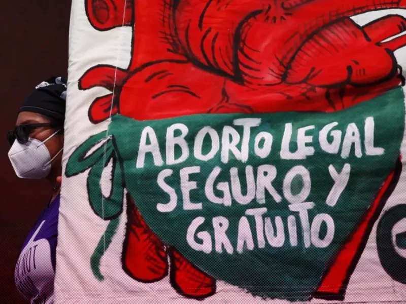 Colectiva promueve amparo para aborto gratuito en el IMSS e ISSSTE en Hidalgo.