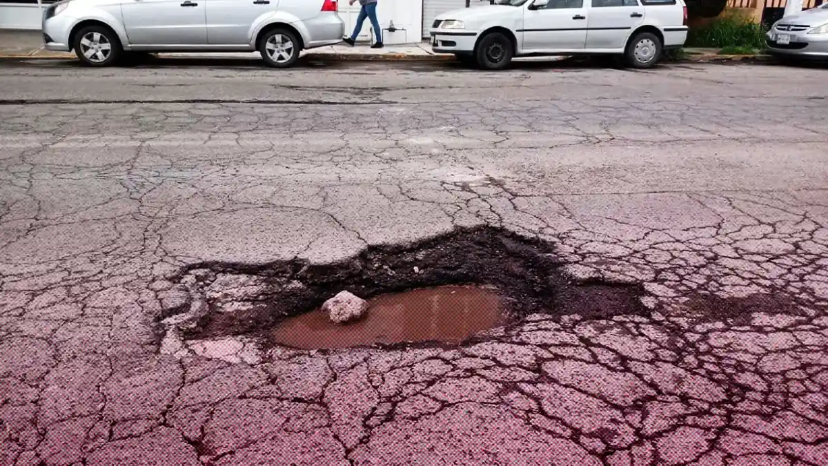Gobierno de Hidalgo y ayuntamientos podrían pagar daños a vehículos por baches.