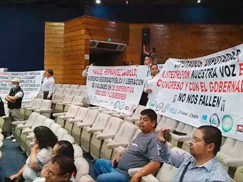 Paro de Cruz Azul afecta a proveedores; piden apoyo a Congreso de Hidalgo.