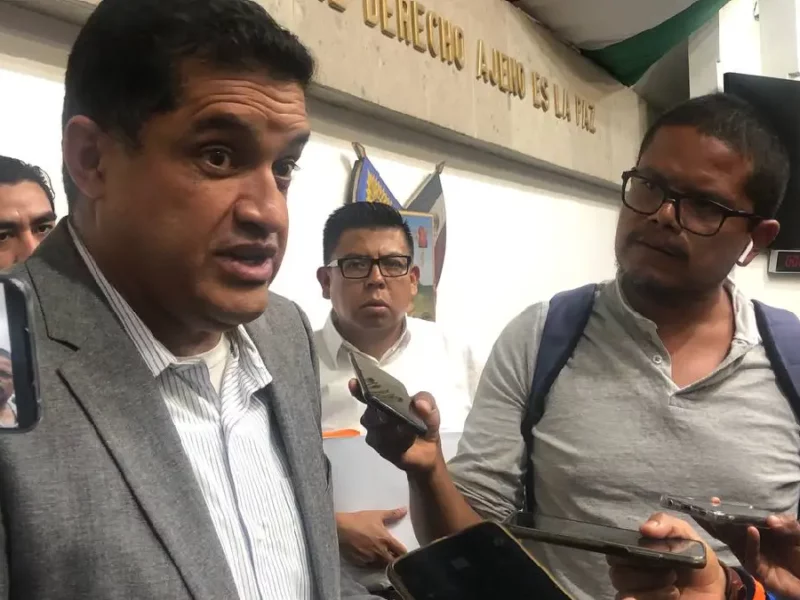 Tras dejar el PRI en Hidalgo, Julio Valera rechaza renuncia de diputados al Congreso.
