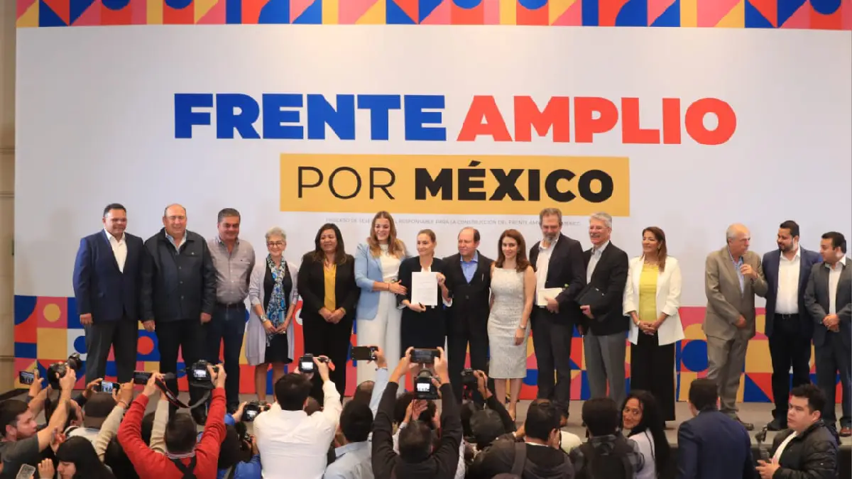 Entre acusaciones de simulación, Frente Amplio Por México presenta requisitos para selección de candidato.