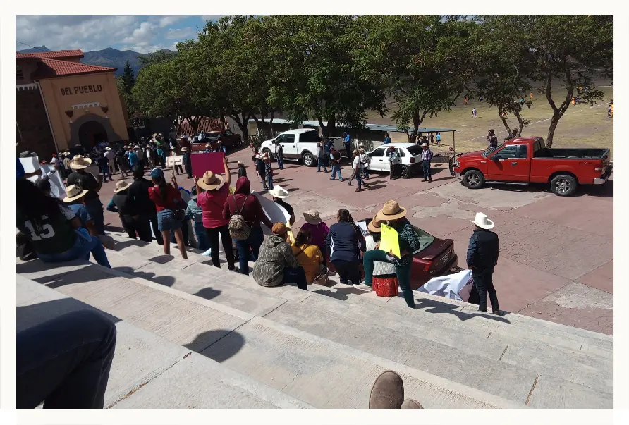 Por contaminación en Hidalgo, reúnen firmas para frenar relleno sanitario en Actopan.