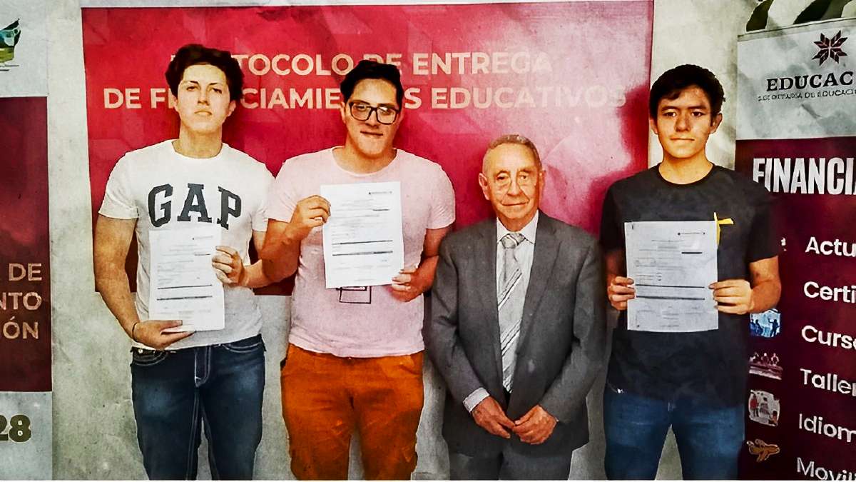 UPMH Alumnos van a Francia para proyecto aeron utico