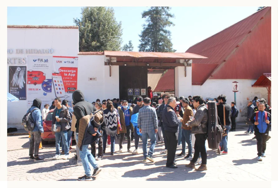 Consejo Estudiantil de UAEH intenta romper el paro de alumnos del Instituto de Artes.