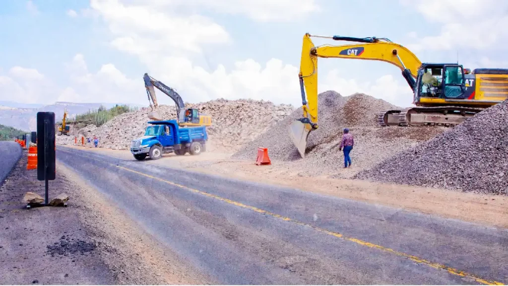 Invertirán 87 mdp para terminar obras de la autopista Pachuca-Real del Monte.