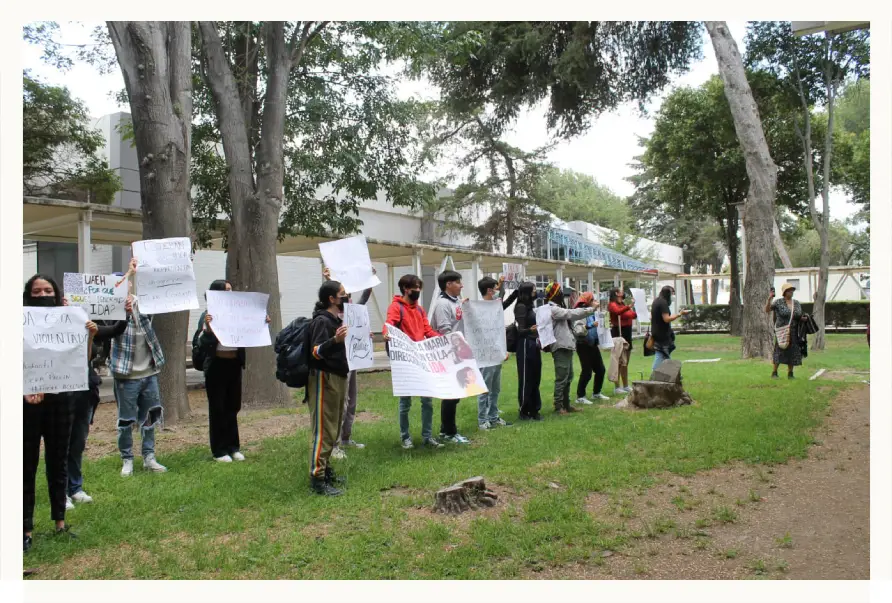 Segunda protesta de alumnas y alumnos de artes en la FUL de la UAEH.