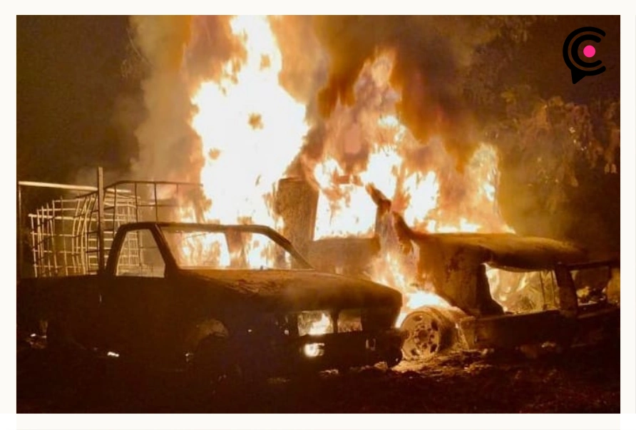 Se incendian dos camionetas con huachicol en Tula de Allende