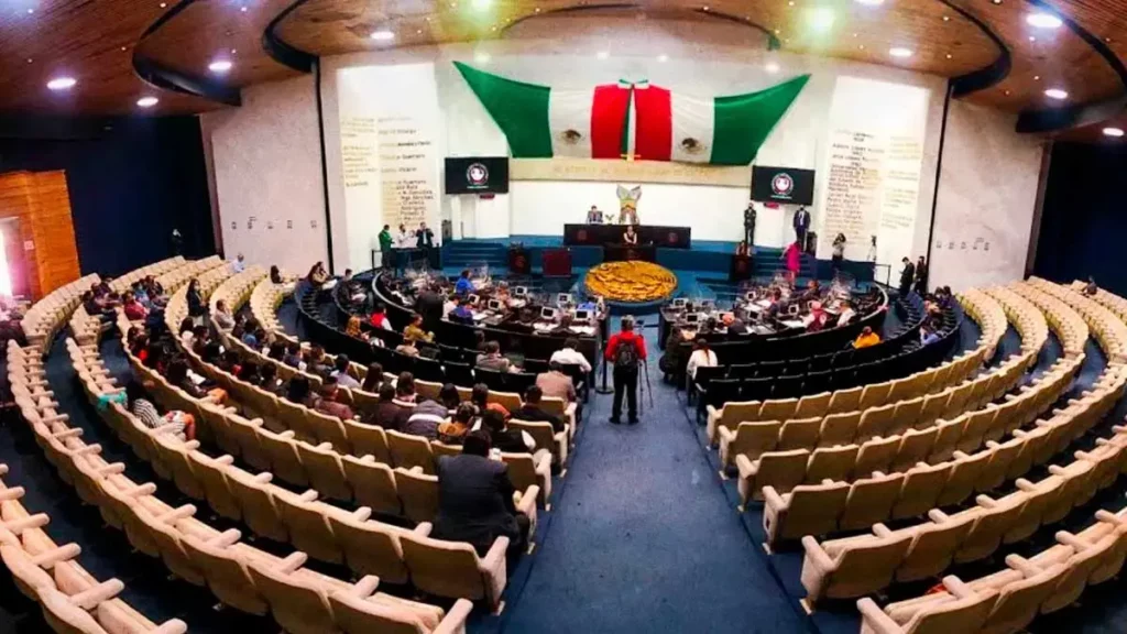 En Congreso, recriminan relación de poder entre el PT Hidalgo y Grupo Universidad 