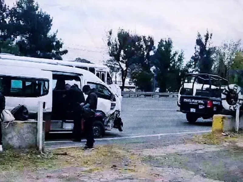 Accidente sobre la autopista México-Pachuca deja cinco personas heridas