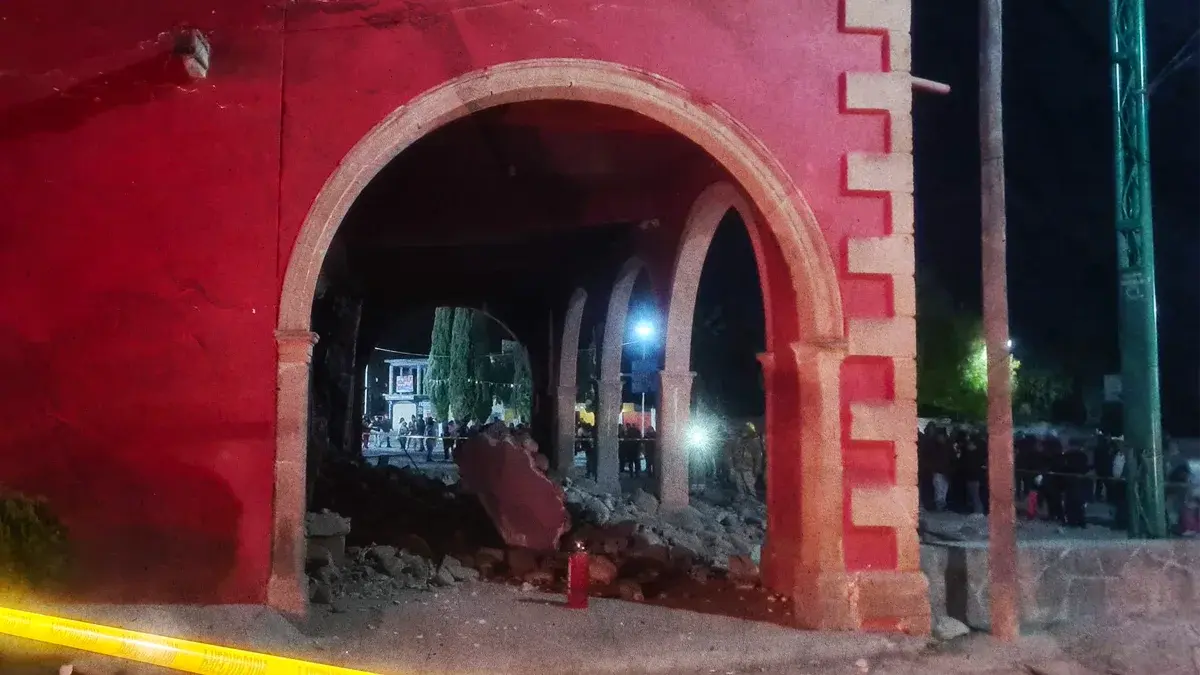 Explosión de pirotecnia en iglesia de Huichapan deja daños; la usarían el 24 de diciembre