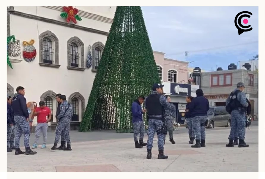 Policía municipal de Zapotlán de Juárez hace paro de labores; exigen pago completo de salarios
