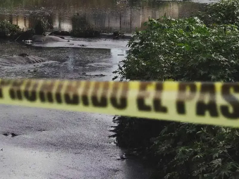 Hombre muere tras caer en canal de aguas negras en Ixmiquilpan 
