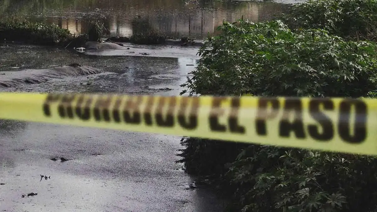 Hombre muere tras caer en canal de aguas negras en Ixmiquilpan 