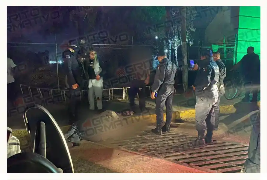 Encuentran a dos heridos frente a la Zona Militar de Pachuca, tras presunta pelea