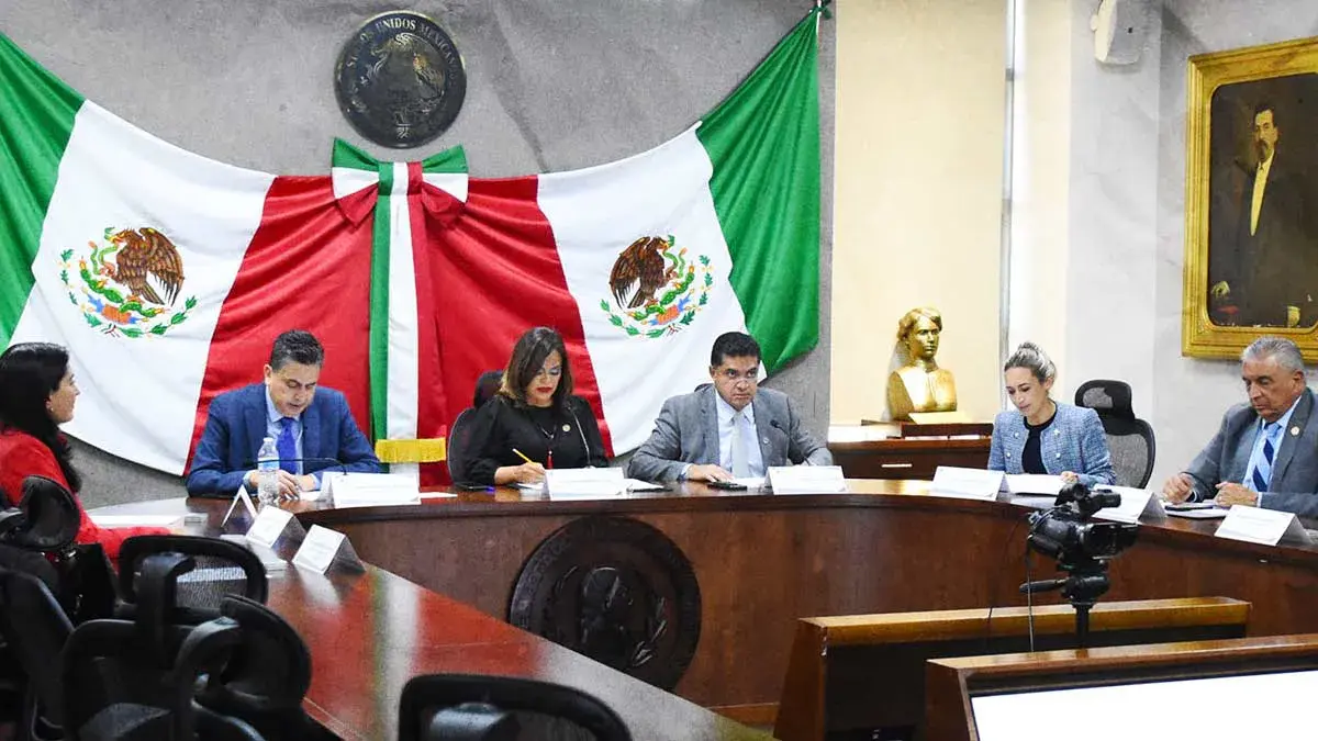 Congreso de Hidalgo suma 620 iniciativas en la congeladora; la mitad de ellas tienen “errores”