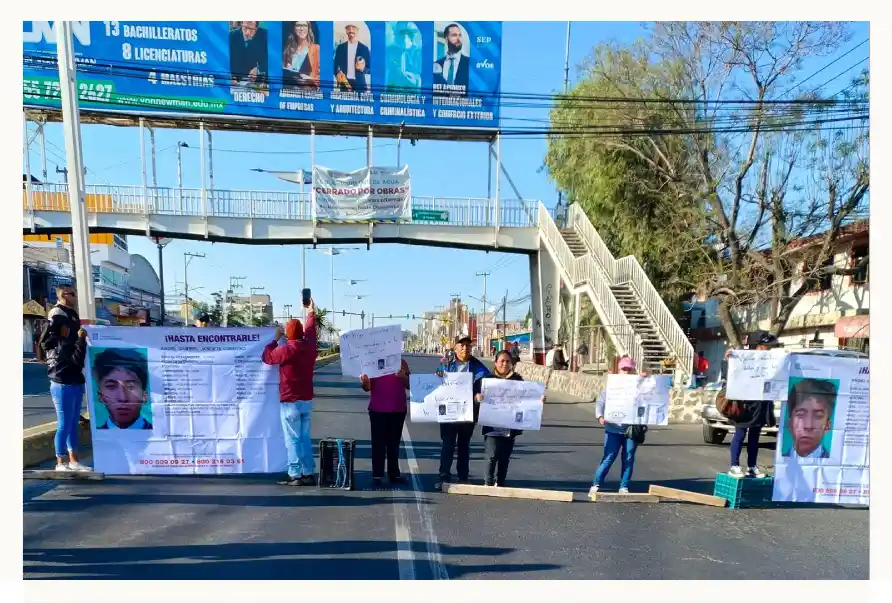 Bloqueo carretera México-Pachuca por desaparición de adolescente en Tecámac