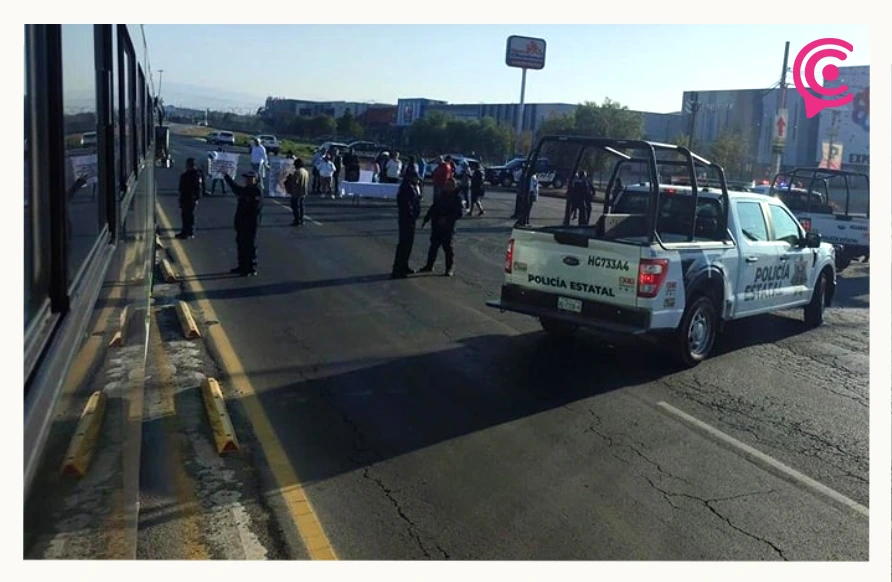 Protesta por falta de agua en fraccionamientos en Pachuca.