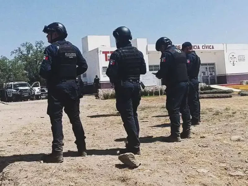 Se enfrentan mototaxistas y Policía Municipal de Tizayuca; hay al menos 20 detenidos