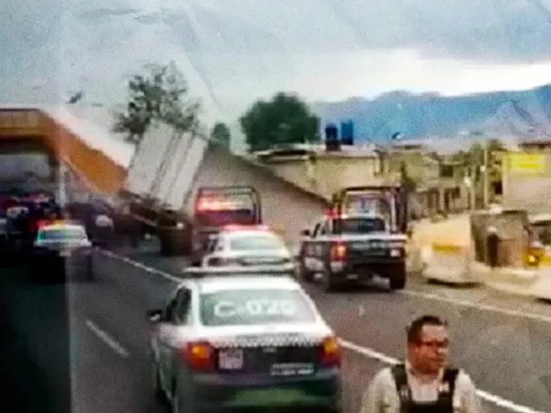 Robo de tráiler desata persecución en la autopista México-Pachuca
