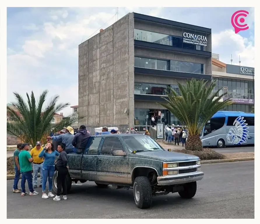 Agricultores bloquean oficinas de Conagua en Hidalgo en protesta por falta de agua de riego