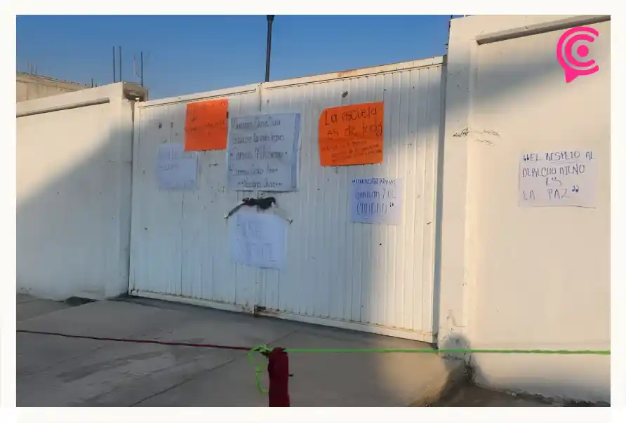 En protesta, madres y padres toman instalaciones de escuela primaria en Zempoala