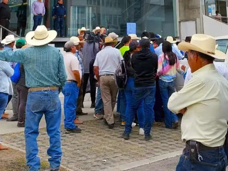 Agricultores bloquean oficinas de Conagua en Hidalgo en protesta por falta de agua de riego