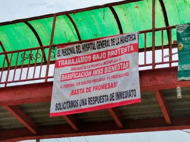 Con protestas, piden basificación en hospitales de Hidalgo para IMSS-Bienestar.