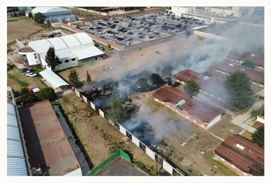 Se registra incendio en la Escuela Hijos del Ejército de Pachuca 