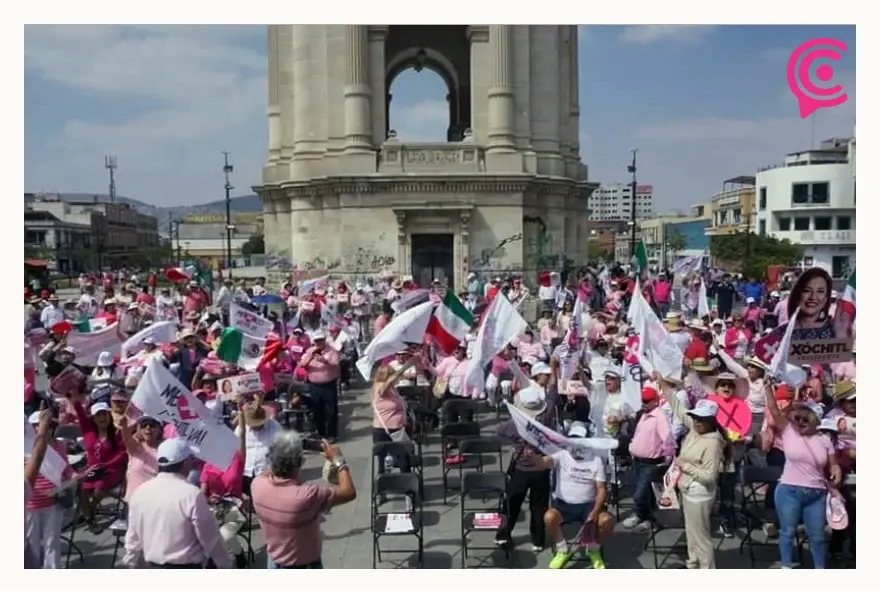 Simpatizantes de Xóchitl Gálvez en Pachuca.