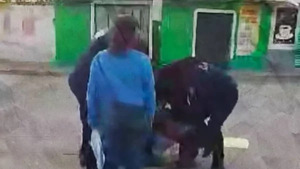 Policías golpean a detenido en Hidalgo; él habría iniciado las agresiones