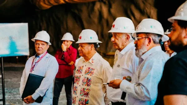 AMLO anuncia que en julio inaugurarán parte de la carretera Real del Monte-Huasca.