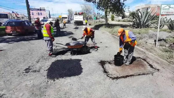 Arranca programa de bacheo en carreteras de la Zona Metropolitana de Pachuca