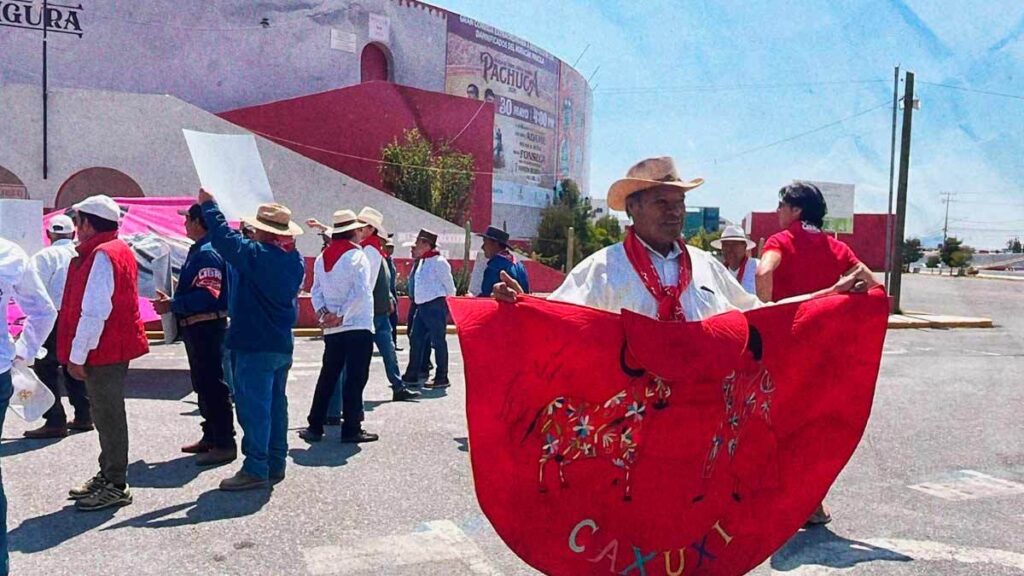 Taurinos protestan en el Congreso de Hidalgo contra prohibición de corridas